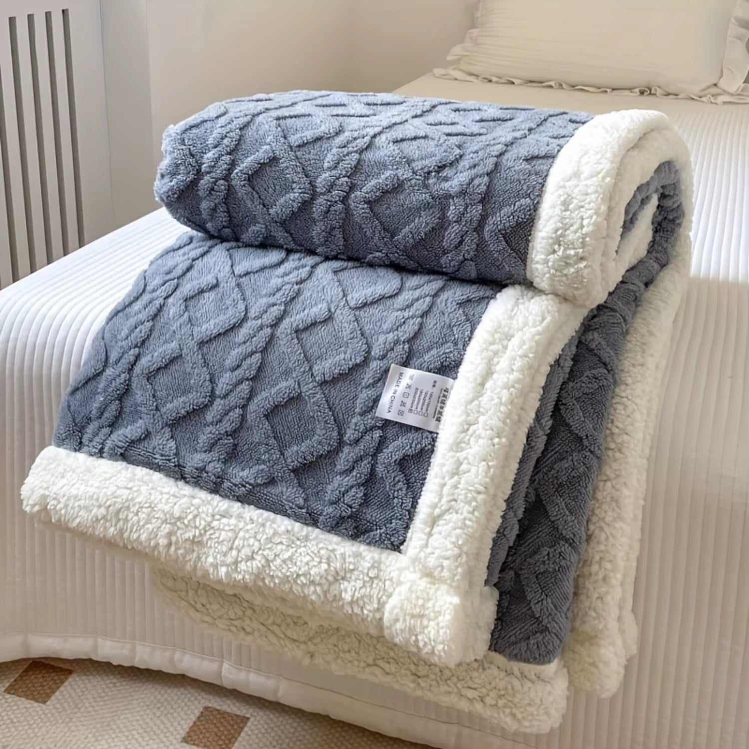 1Pc Double-Sided Fleece Bed Blanket, Autumn and Winter Thickened Sofa Blanket, Air Conditioning Blanket, Suitable for All Season